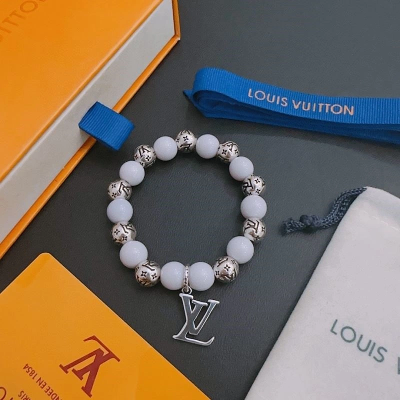 Resilient Louis Vuitton Bracelets 249618