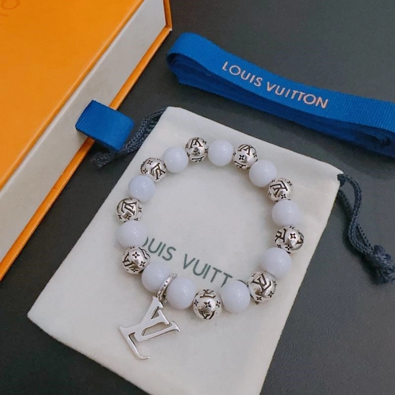 Resilient Louis Vuitton Bracelets 249618
