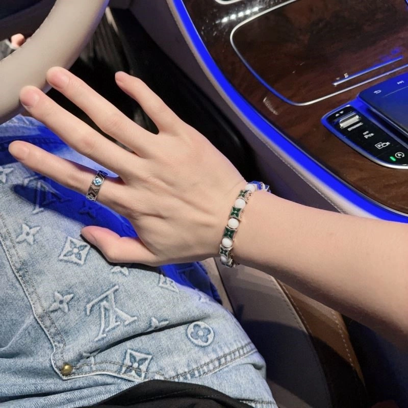 Louis Vuitton Bracelets Unisex 249622