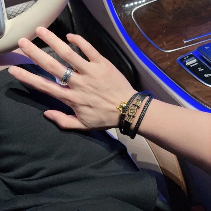 Louis Vuitton Bracelets Unisex 249620