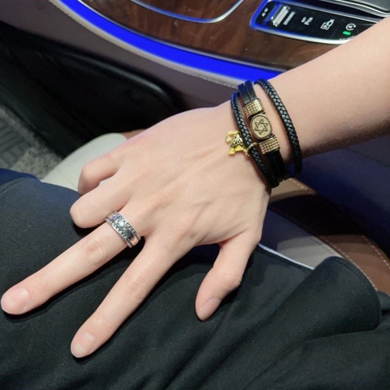 Louis Vuitton Bracelets Unisex 249620
