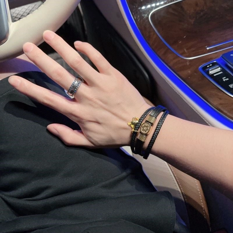 Louis Vuitton Bracelets Unisex 249620