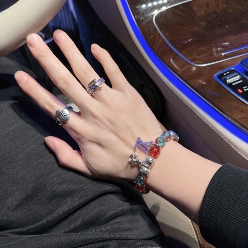 Louis Vuitton Bracelets UrbanStyle 249614