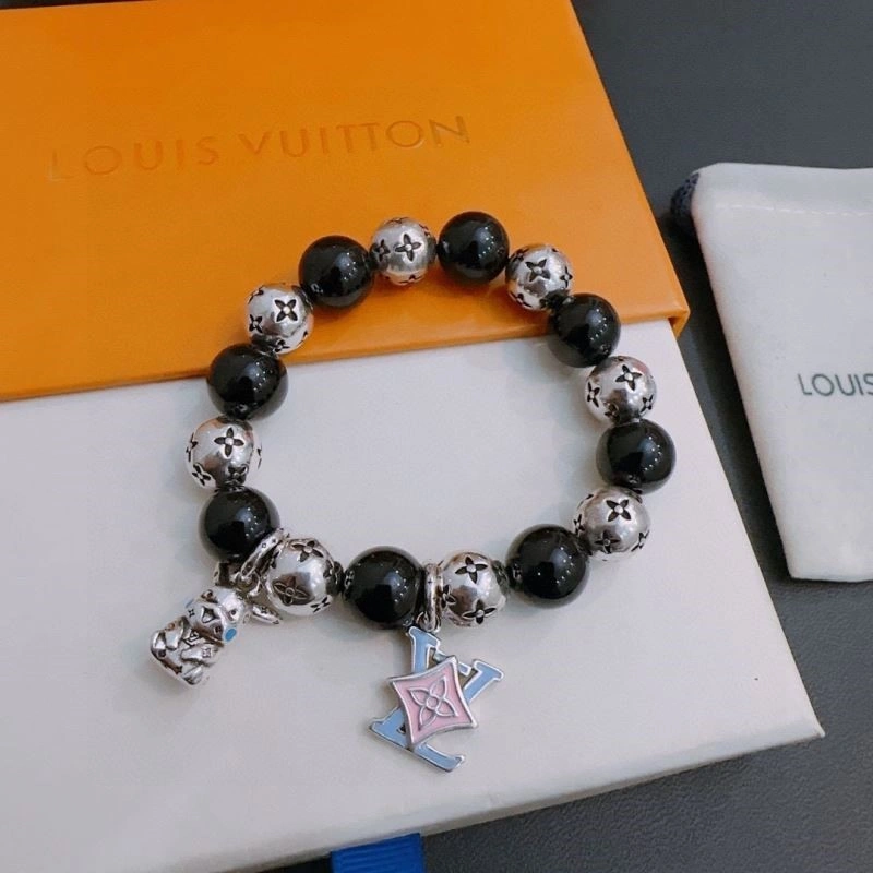 Sleek Louis Vuitton Bracelets 249607