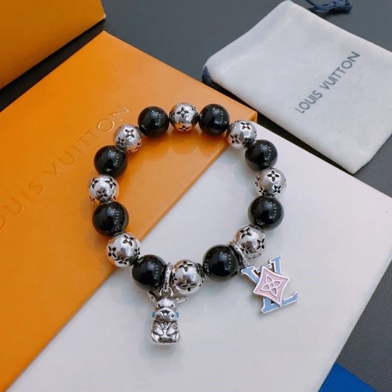 Sleek Louis Vuitton Bracelets 249607