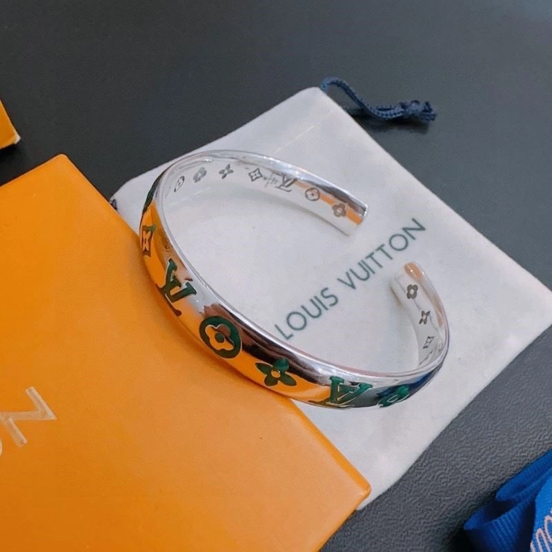 Louis Vuitton Bracelets Soft 249605