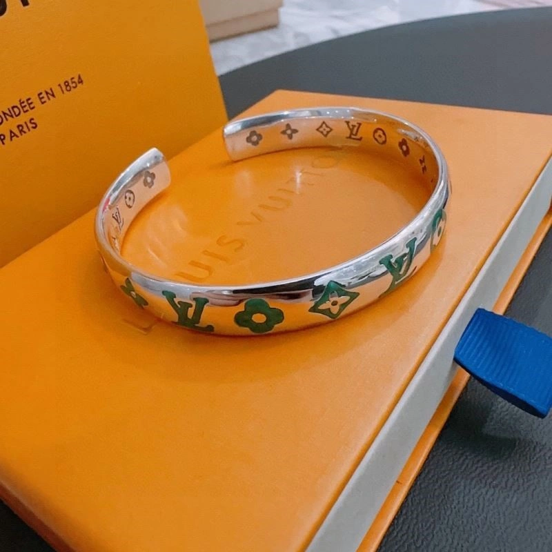 Louis Vuitton Bracelets Soft 249605