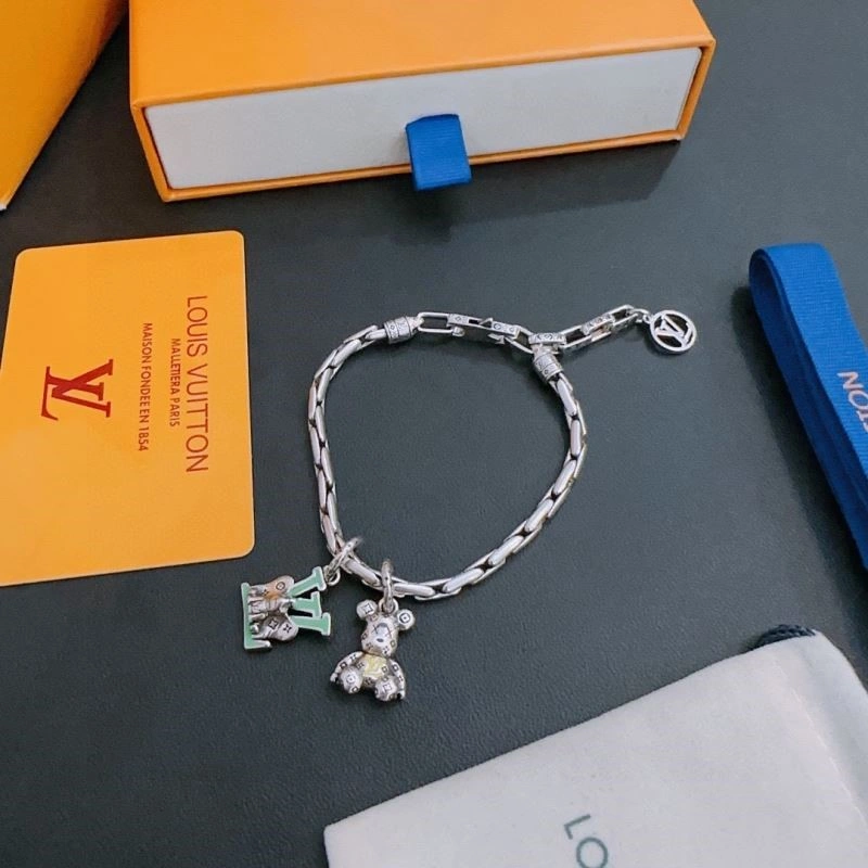 Breathable Louis Vuitton Bracelets 249615