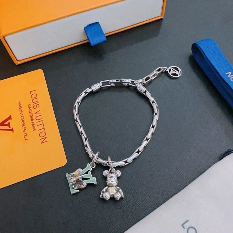 Breathable Louis Vuitton Bracelets 249615