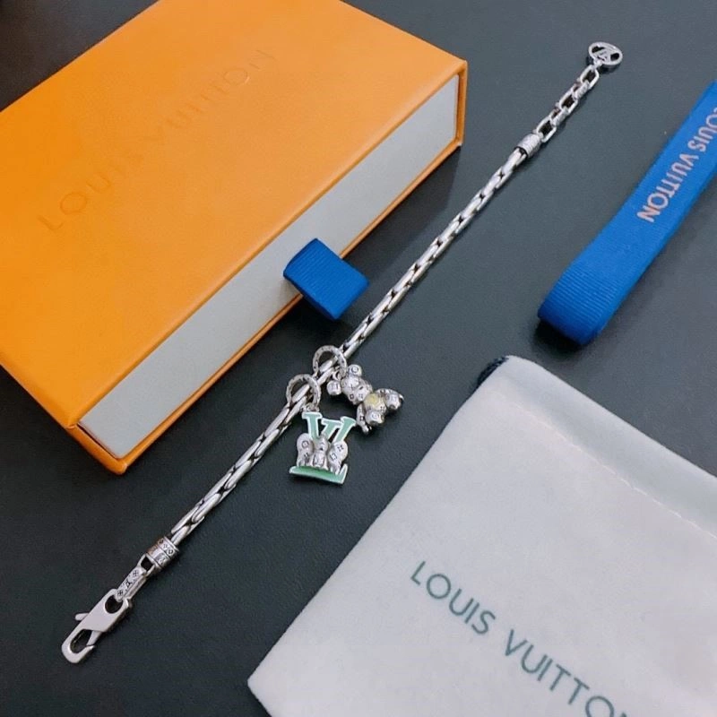 Breathable Louis Vuitton Bracelets 249615