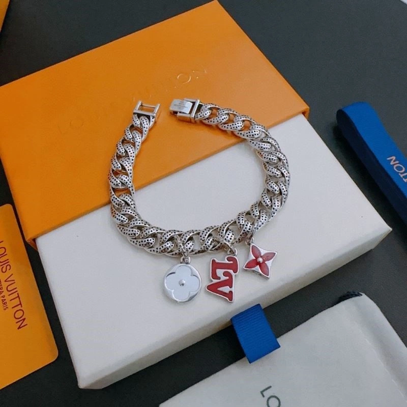 Resilient Louis Vuitton Bracelets 249595