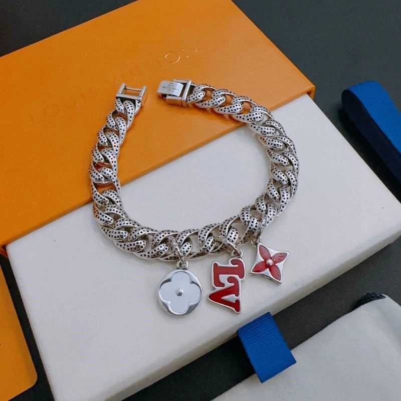 Resilient Louis Vuitton Bracelets 249595