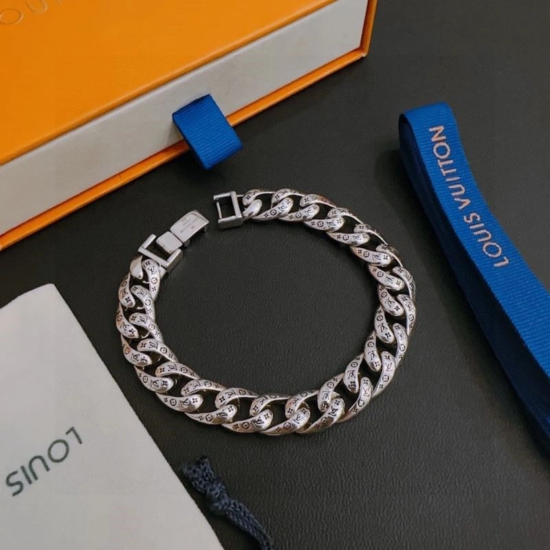 Louis Vuitton Bracelets Durable 249570