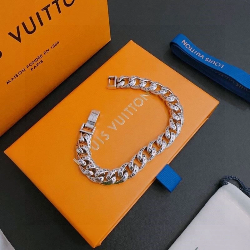 Louis Vuitton Bracelets Durable 249570