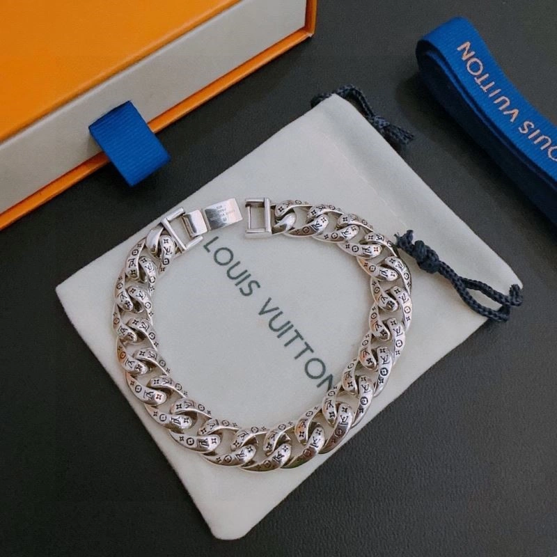 Louis Vuitton Bracelets Durable 249570