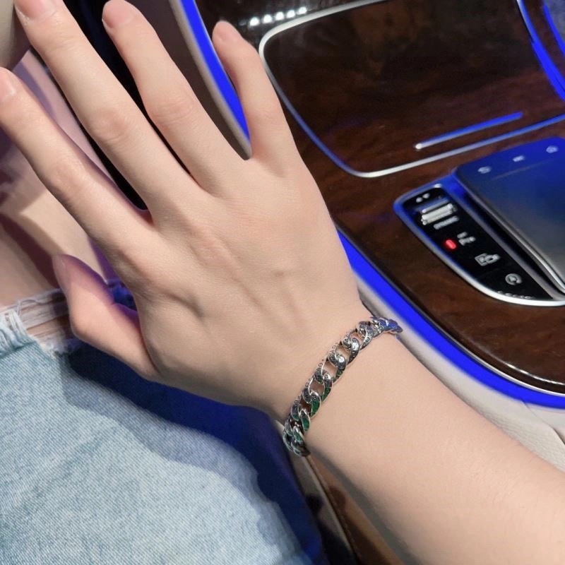 Louis Vuitton Bracelets Durable 249570