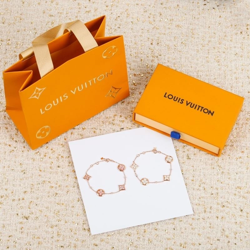 Premium Louis Vuitton Bracelets 249576