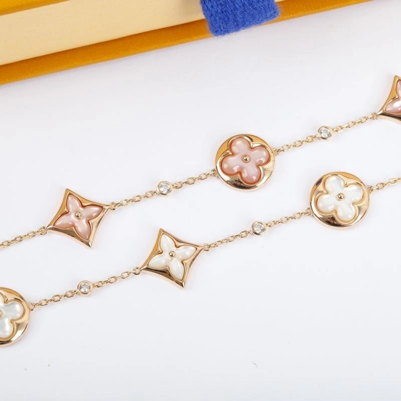 Premium Louis Vuitton Bracelets 249576