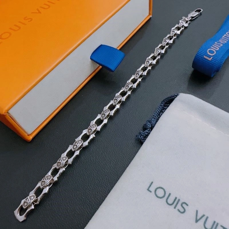 Louis Vuitton Bracelets Neat 249588