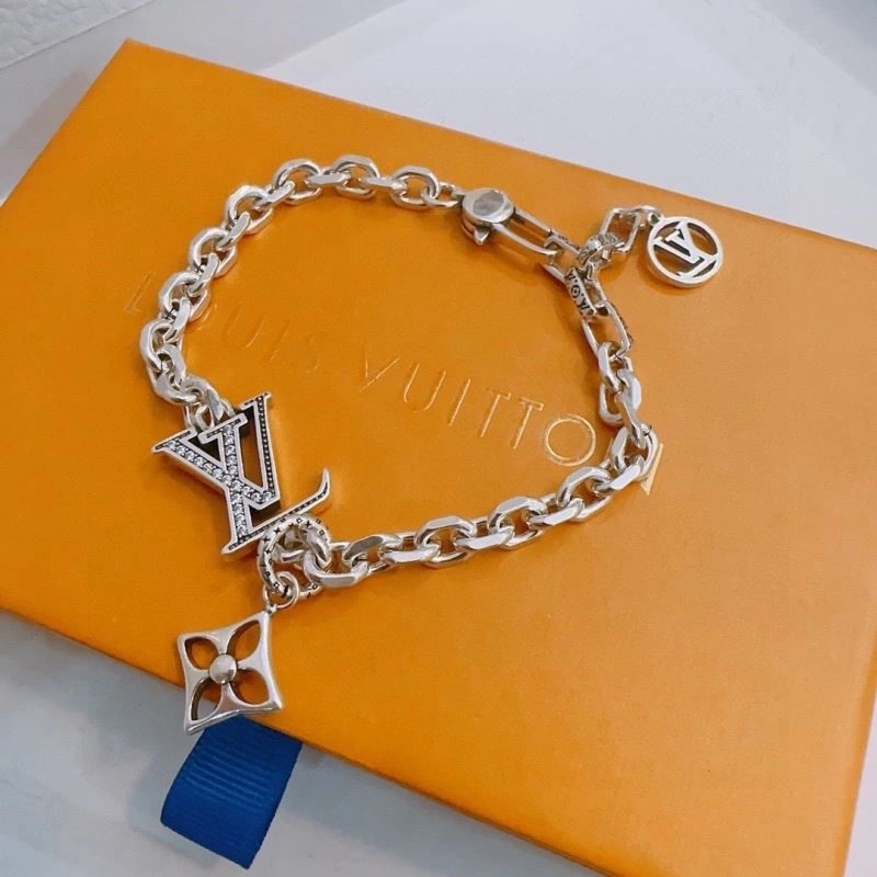 Louis Vuitton Bracelets Minimalist 249585