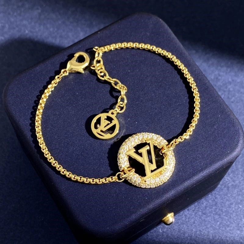 UrbanChic Louis Vuitton Bracelets 249571