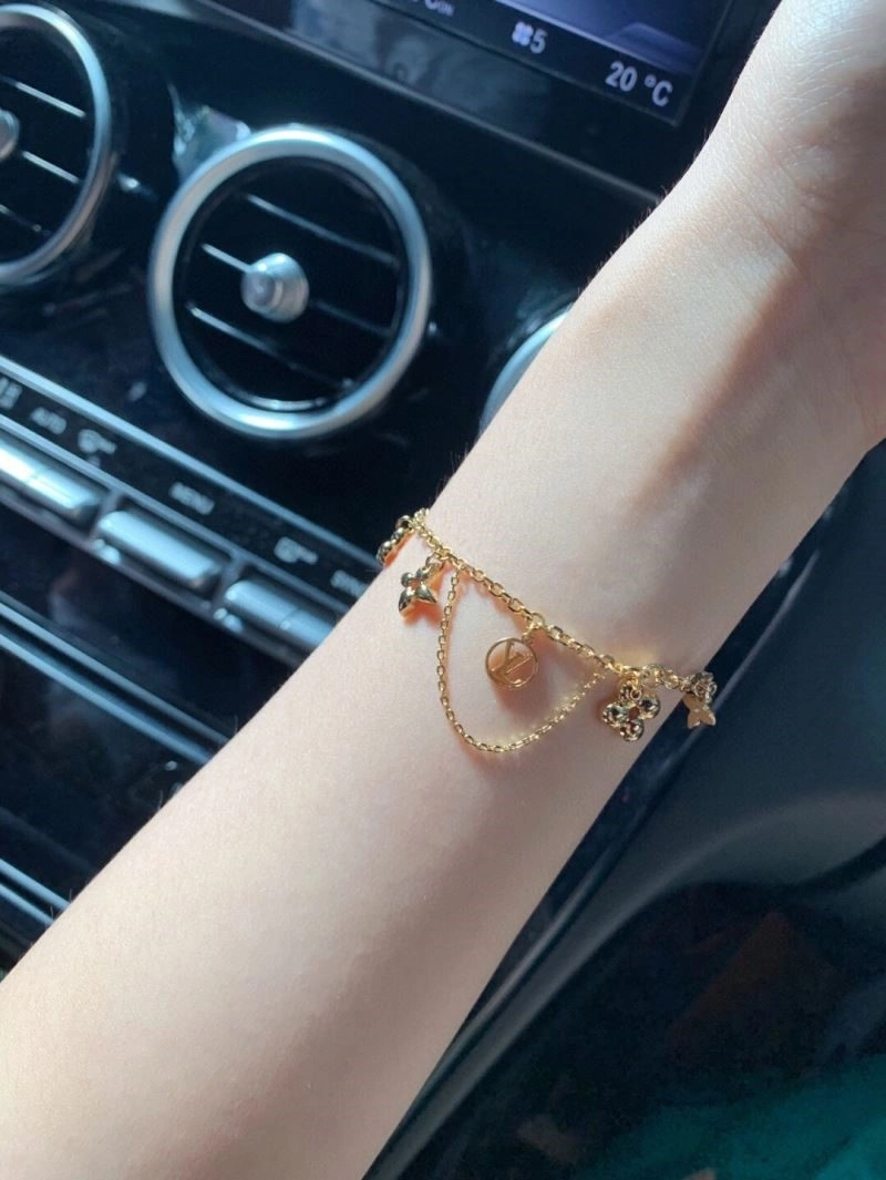Louis Vuitton Bracelets DailyWear 249554