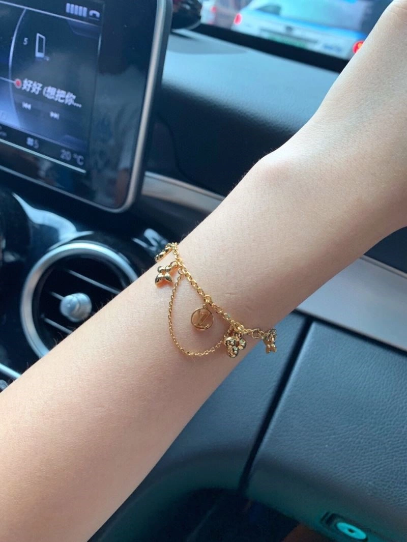 Louis Vuitton Bracelets DailyWear 249554