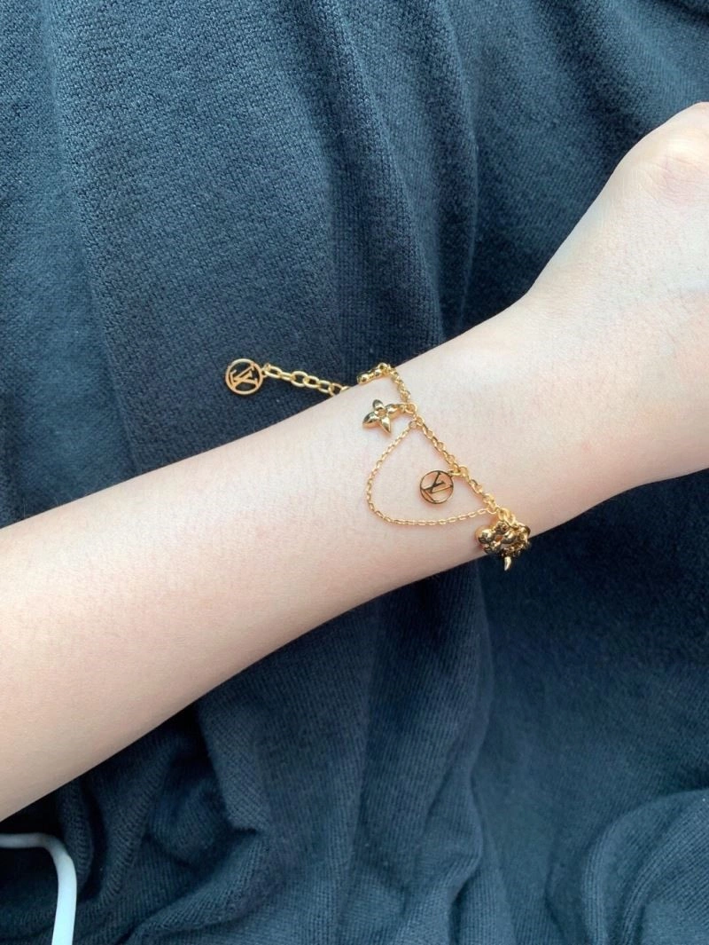 Louis Vuitton Bracelets DailyWear 249554