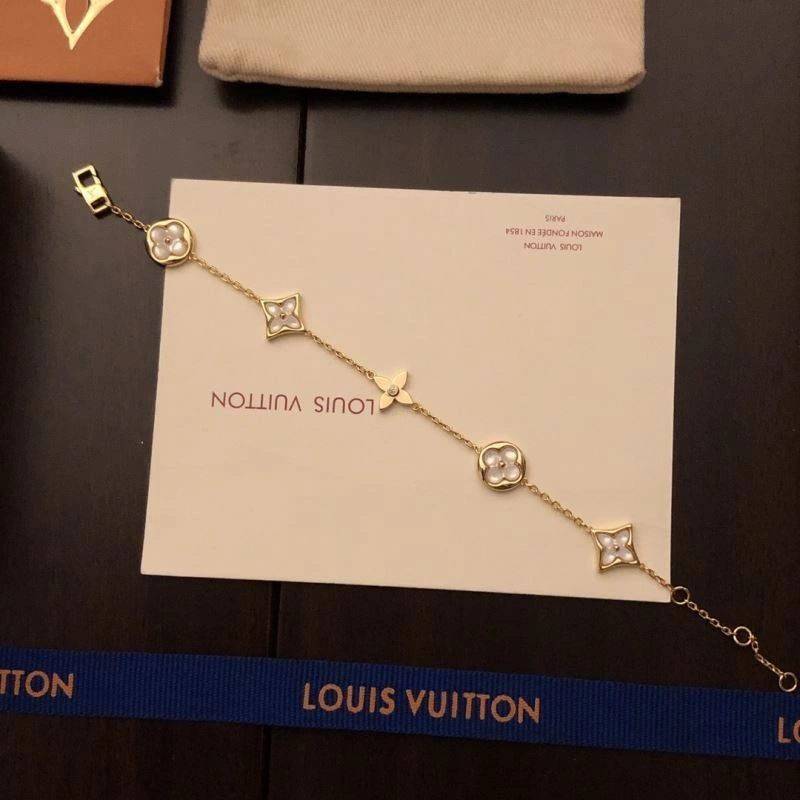 Louis Vuitton Bracelets WrinkleFree 249555