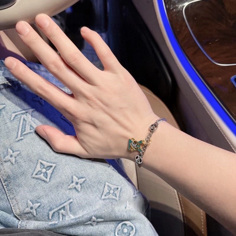 Casual Louis Vuitton Bracelets 249553