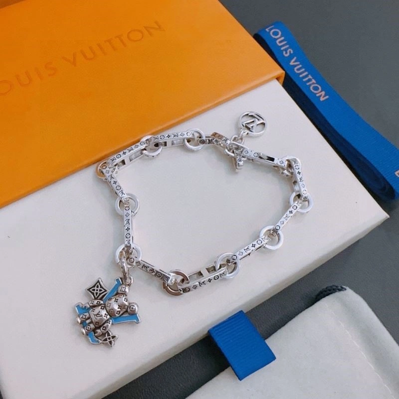 Louis Vuitton Bracelets Classic 249552