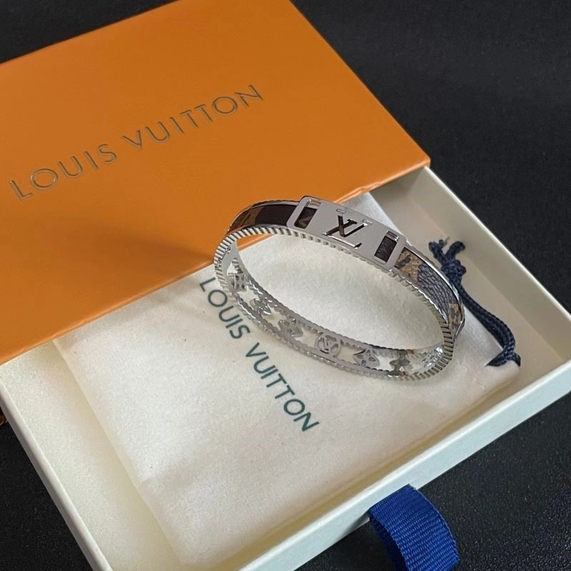 Louis Vuitton Bracelets Sporty 249549