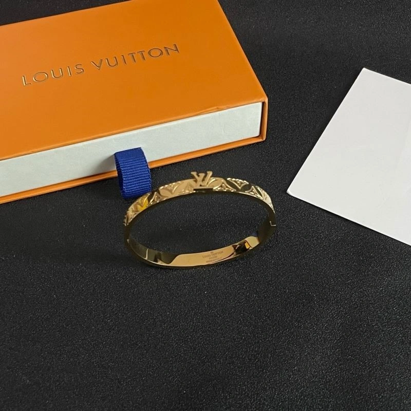 UrbanChic Louis Vuitton Bracelets 249536