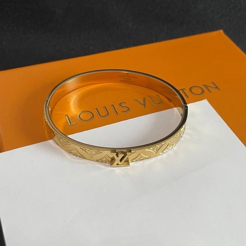 UrbanChic Louis Vuitton Bracelets 249536
