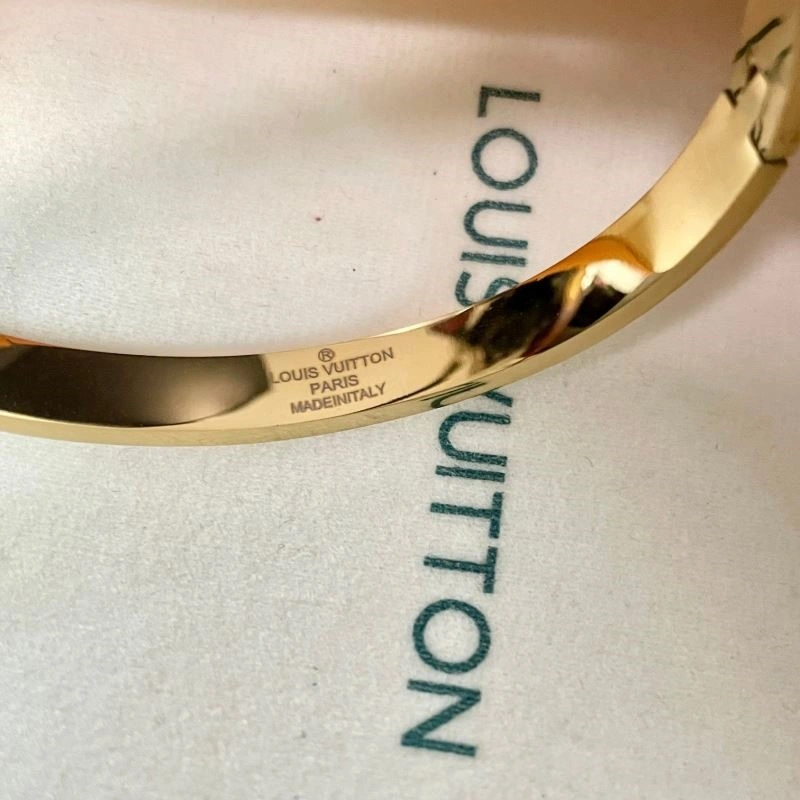 UrbanChic Louis Vuitton Bracelets 249536