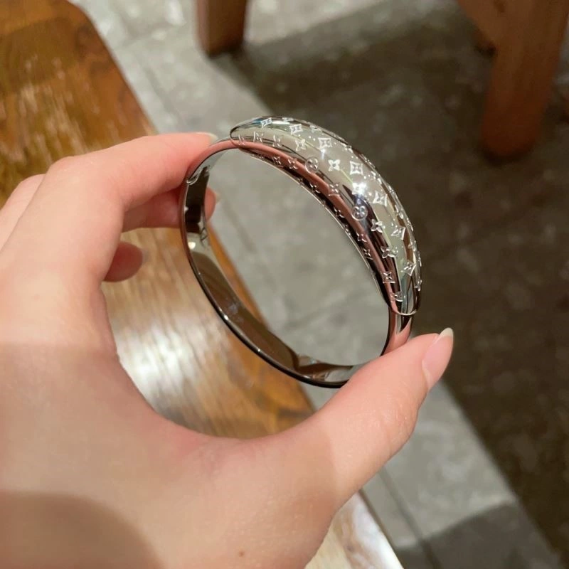 Versatile Louis Vuitton Bracelets 249530