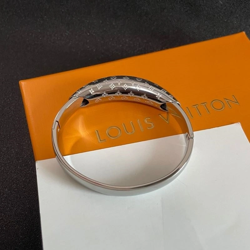 Versatile Louis Vuitton Bracelets 249530