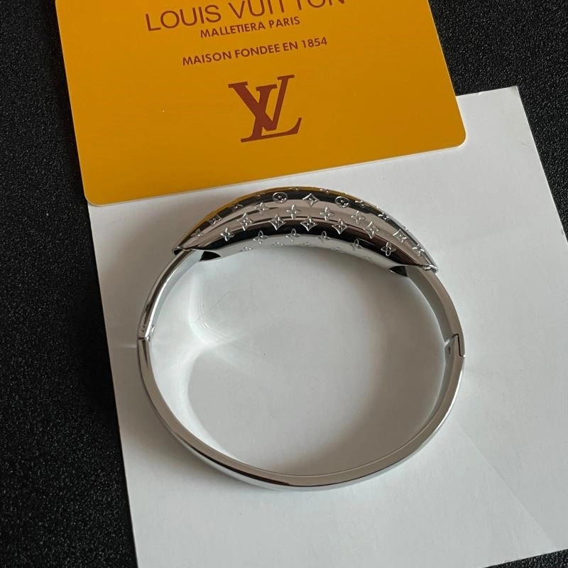 Versatile Louis Vuitton Bracelets 249530