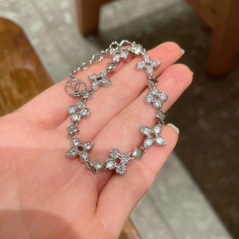 Louis Vuitton Bracelets Stretchable 249533
