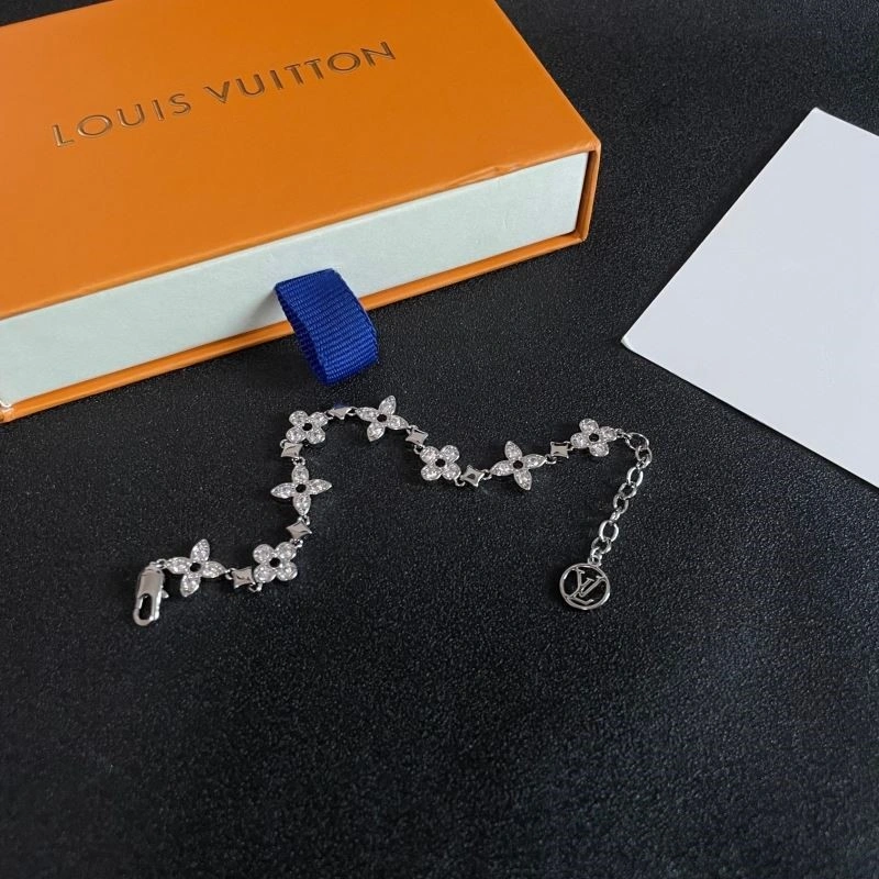 Louis Vuitton Bracelets Stretchable 249533