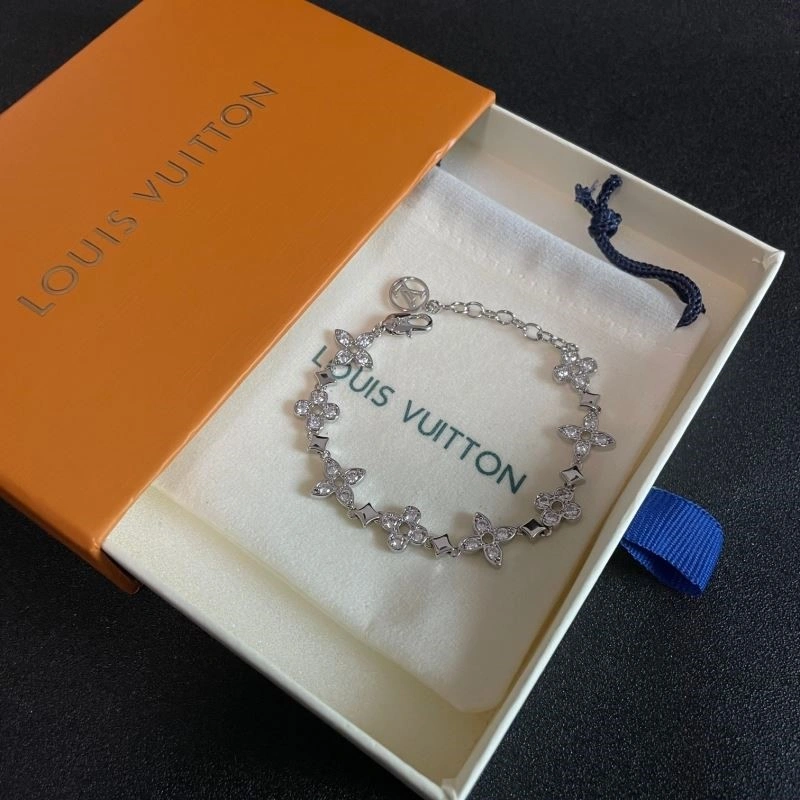 Louis Vuitton Bracelets Stretchable 249533
