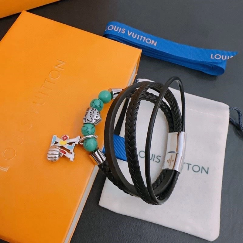 WellDesigned Louis Vuitton Bracelets 249537