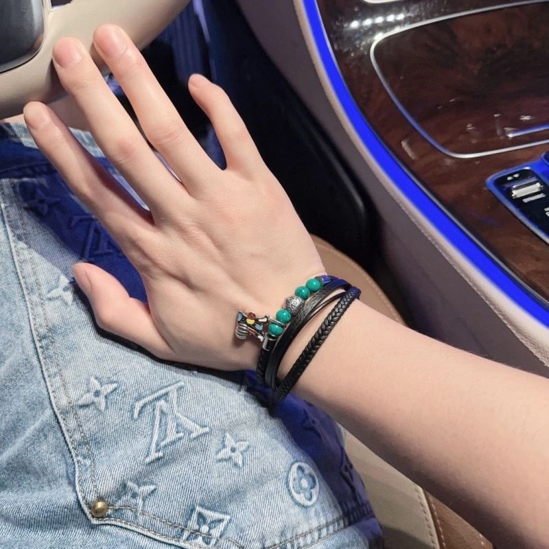 WellDesigned Louis Vuitton Bracelets 249537