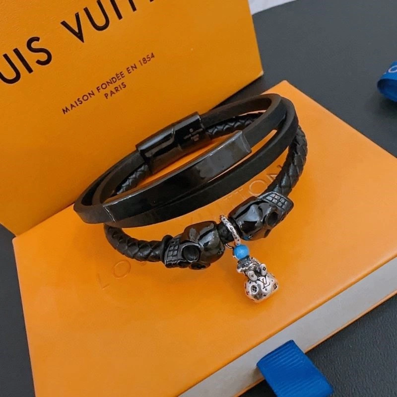 Fashionable Louis Vuitton Bracelets 249525