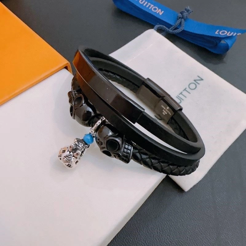 Fashionable Louis Vuitton Bracelets 249525