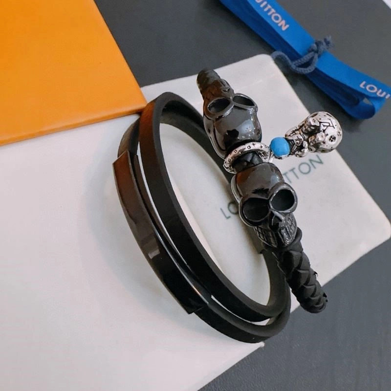 Fashionable Louis Vuitton Bracelets 249525