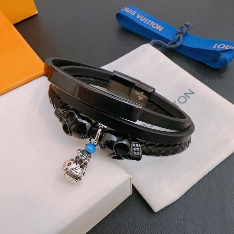 Fashionable Louis Vuitton Bracelets 249525