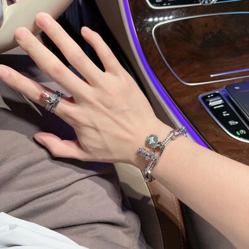 Louis Vuitton Bracelets Unisex 249545
