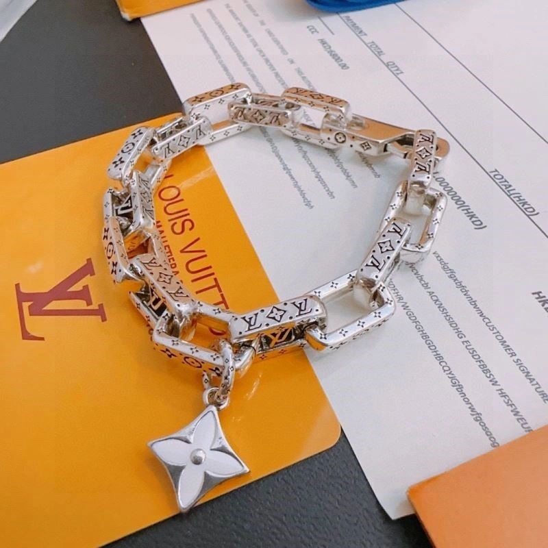 Louis Vuitton Bracelets Elegant 249547