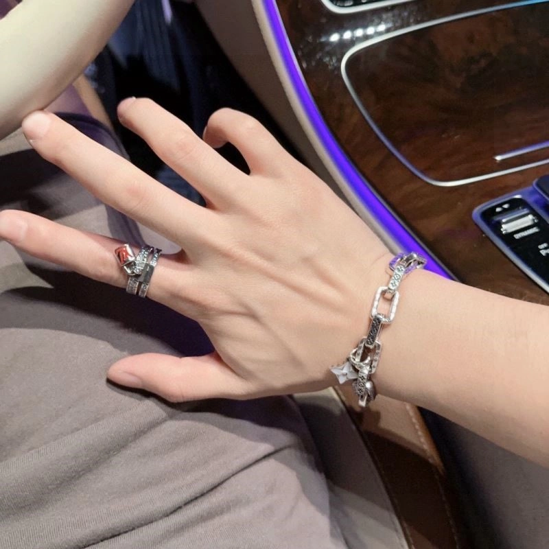 Louis Vuitton Bracelets Elegant 249547